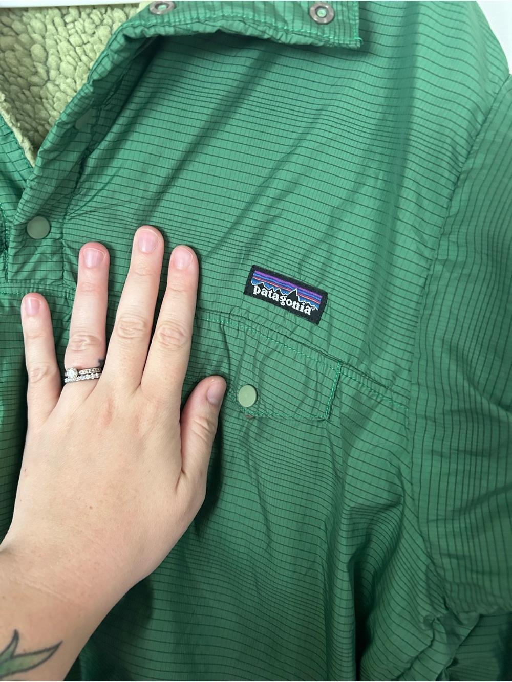 The Patagonia Reversible Glissade Snap-T Pullover 2007 Loren/Vine Green Medium - Picture 7 of 8